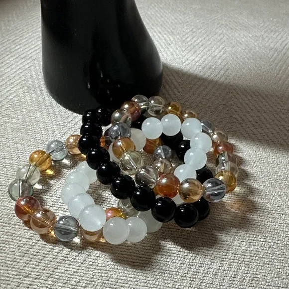 Bracelets Multi-Color Beaded Bracelet Set of (4) - Picture 4 of 5